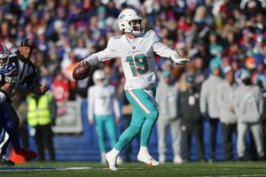 NFL playoffs: Bills sidestep Miami's upset attempt 