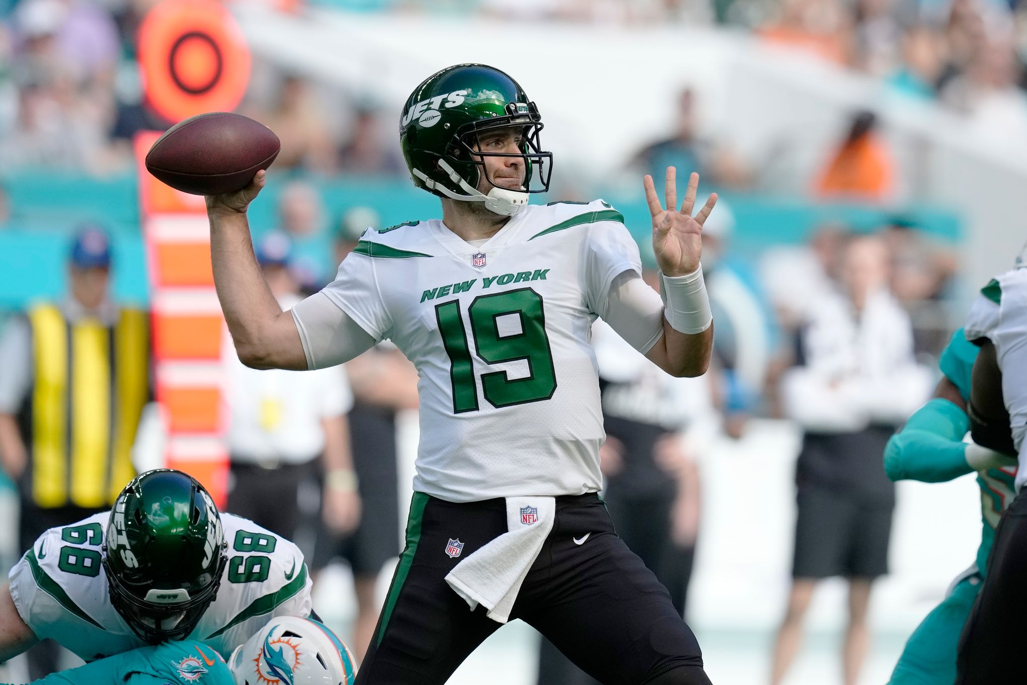 Jets Sign QB Joe Flacco to Back Up Sam Darnold