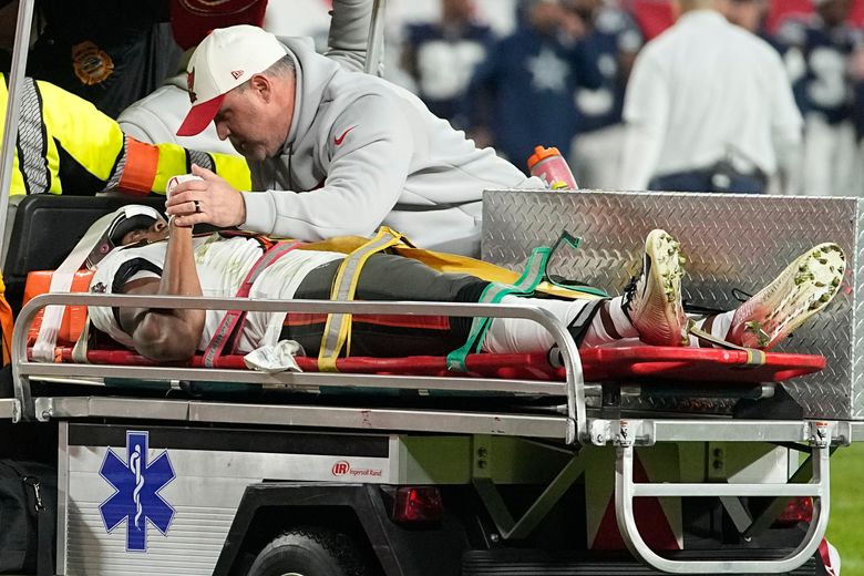 Tampa Bay's Russell Gage Carted Off Field Vs. Dallas - Bloomberg