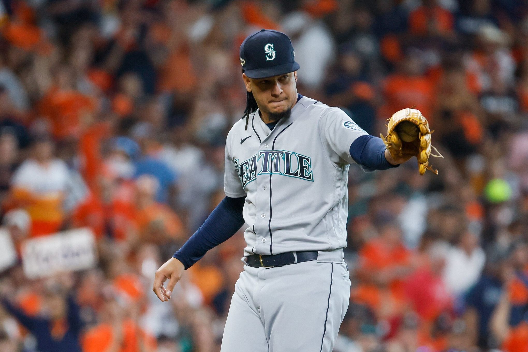 Mariners 'pleased' Luis Castillo won't pitch for Dominican