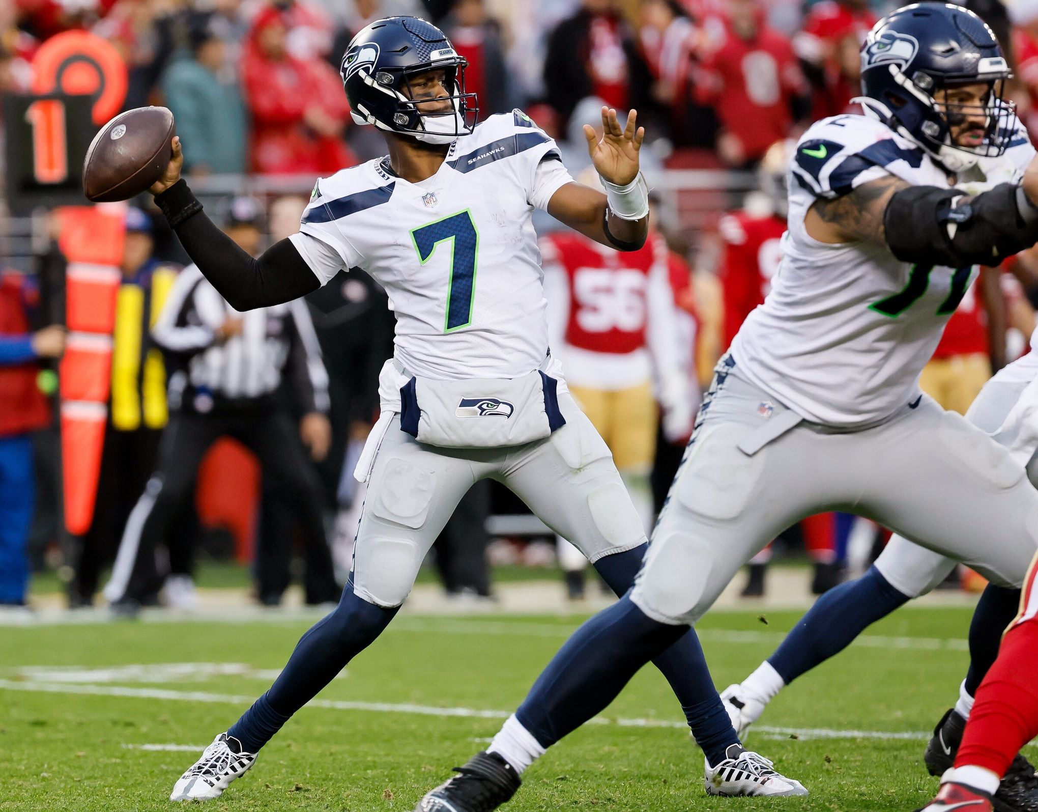 Seahawks QB Geno Smith wins AP Comeback Player of the Year