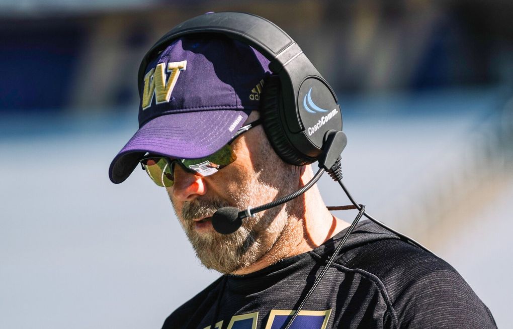 Arriba 94+ imagen uw football coach salary Abzlocal.mx