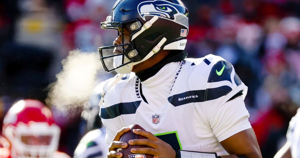 New Contract for Seahawks QB Geno Smith May Mean More Money Than His  Previous 10 Years in the NFL Combined - EssentiallySports