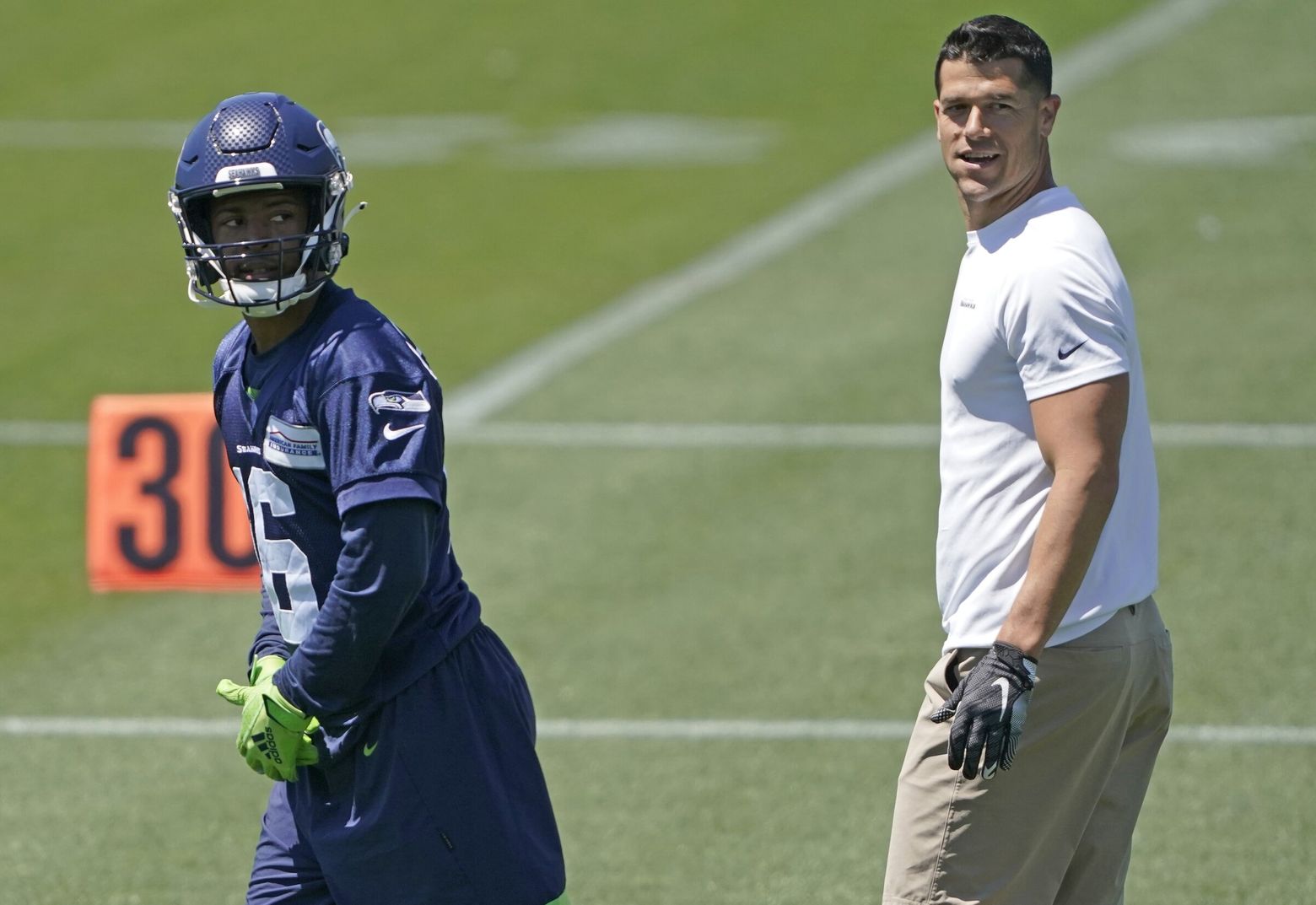 Bucs reportedly hire Seahawks QB coach Dave Canales as offensive coordinator  | The Seattle Times