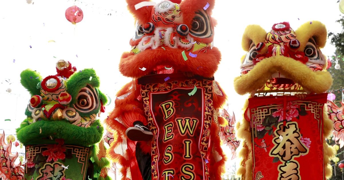 Lawmakers urge making Lunar New Year a federal holiday : NPR