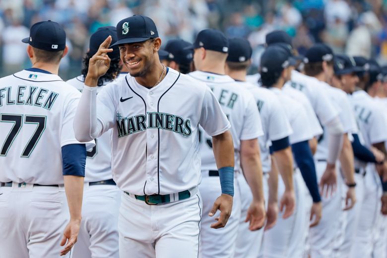 Julio Rodriguez, Mariners agree to massive contract extension