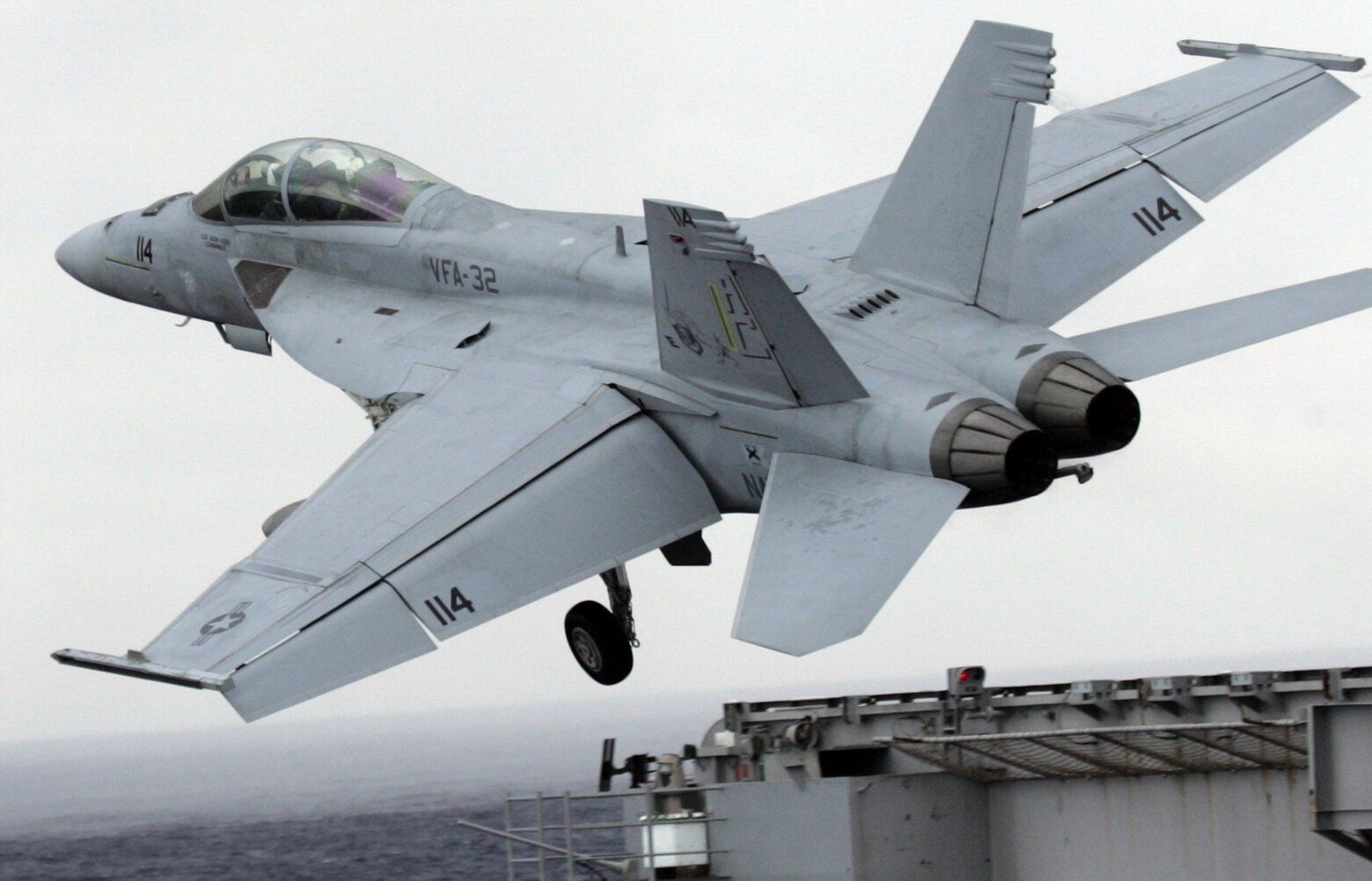 Boeing plans to end production of 'Top Gun' plane in 2025