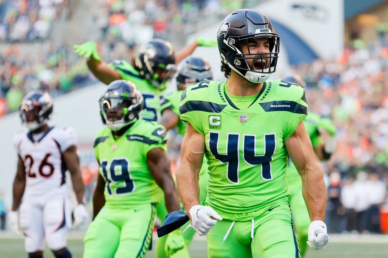 Seattle Seahawks linebacker Nick Bellore (44) in action during an NFL  football game against the Tampa Bay Buccaneers at Allianz Arena in Munich,  Germany, Sunday, Nov. 13, 2022. The Tampa Bay Buccaneers