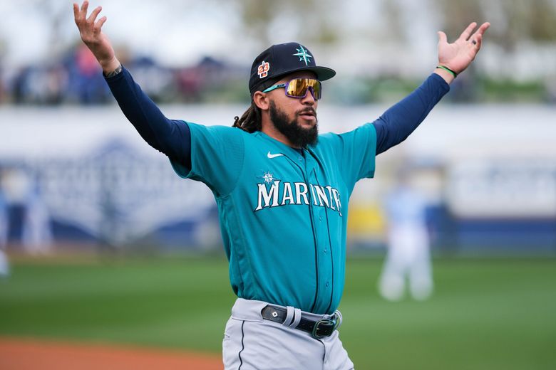 Mariners Spring Training 2023: When do pitchers and catchers