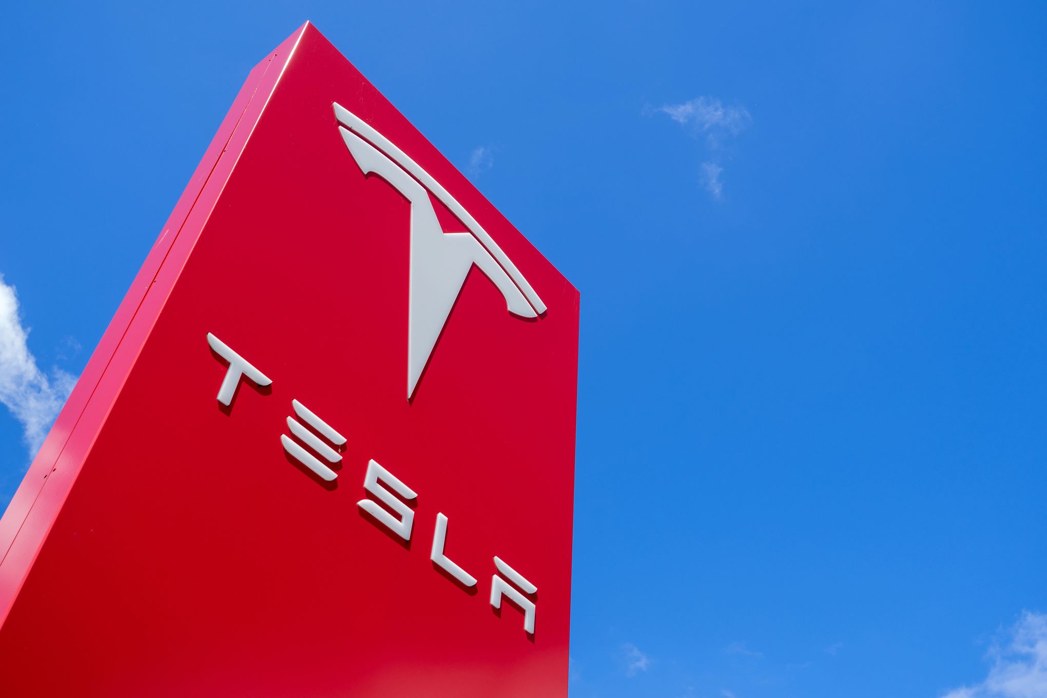 Tesla undercuts average U.S. car by almost $5,000 in EV shakeout