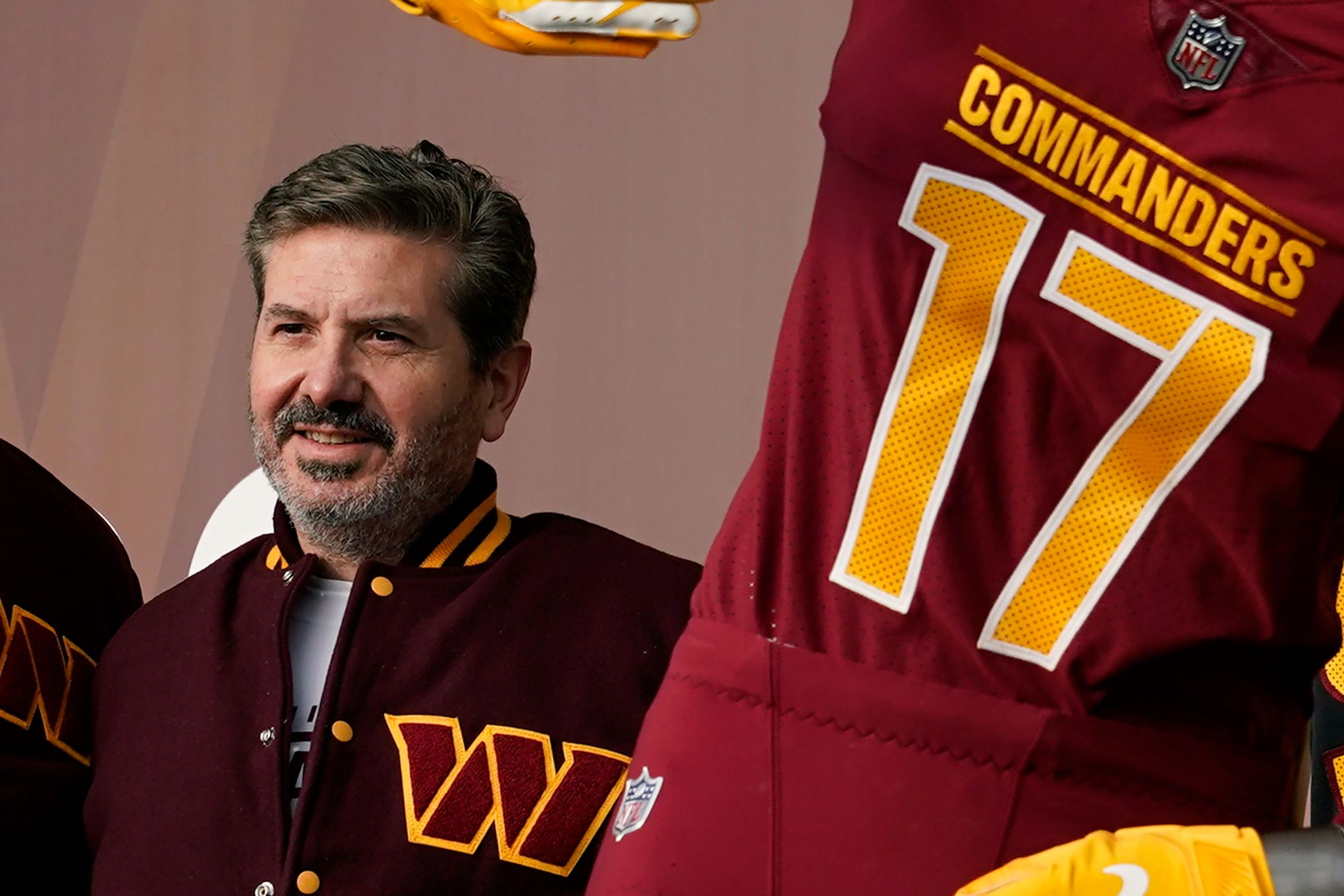 Dan Snyder Agrees to Sell Washington Commanders to Josh Harris-Led Group -  Bloomberg