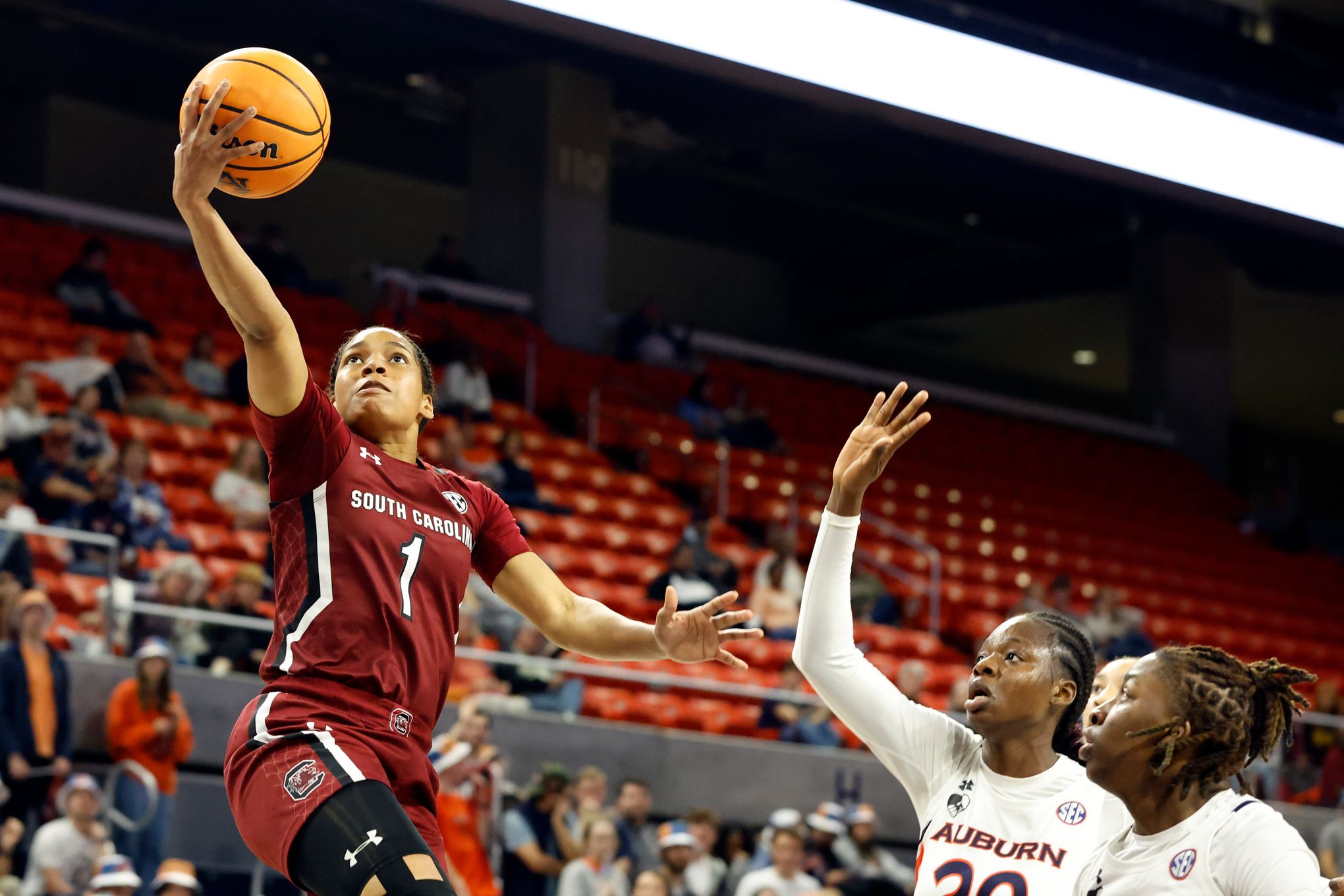 Dawn Staley wears classic Philadelphia Eagles jersey as No. 1 Gamecocks  host No. 3 LSU