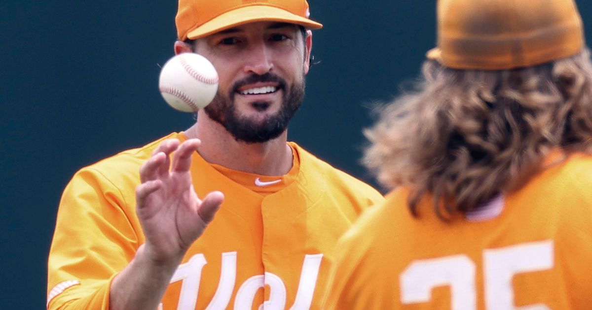 Tennessee suspends coach Tony Vitello over NCAA violation The Seattle Times