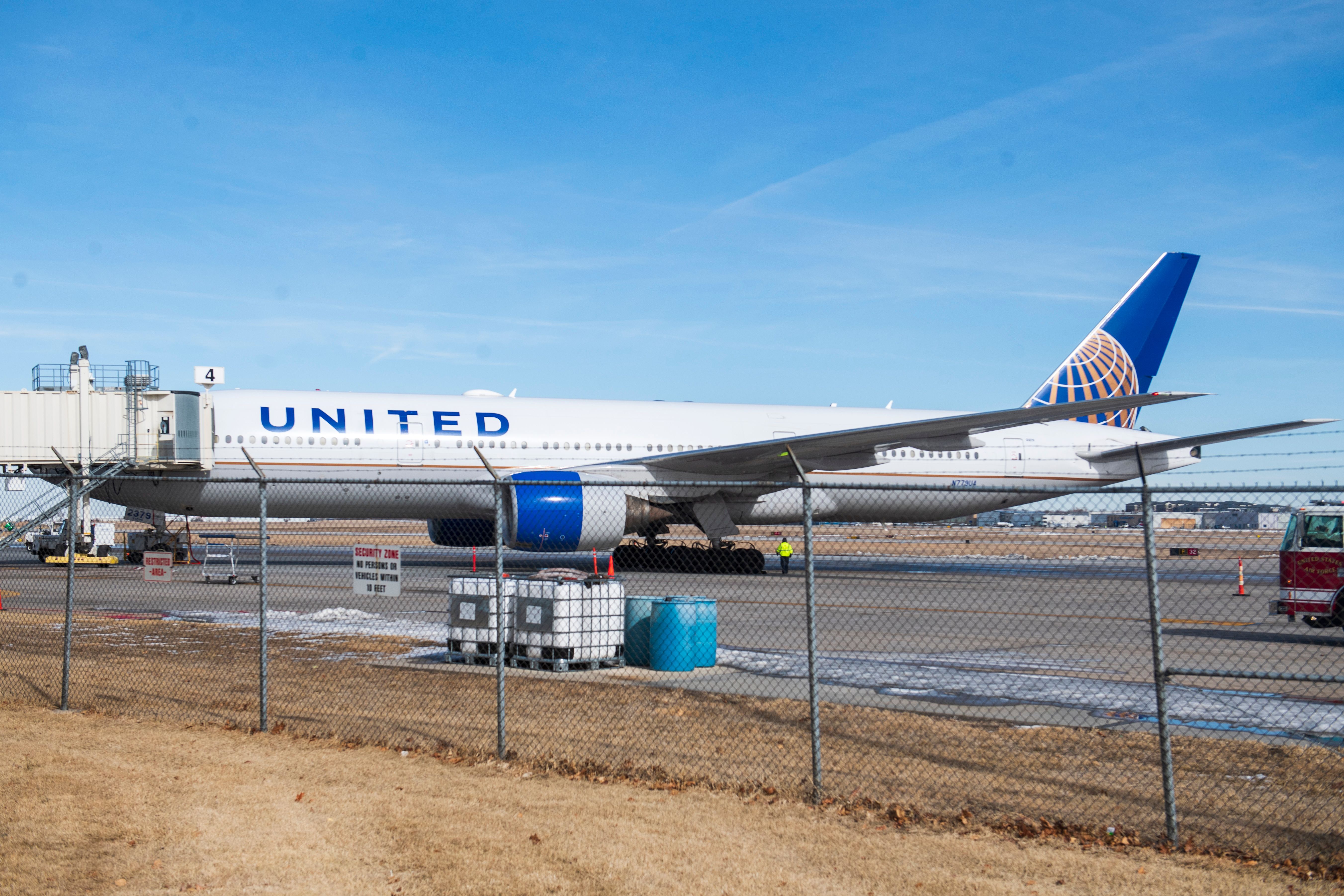 Engine problems force Vegas bound flight to land in Nebraska The