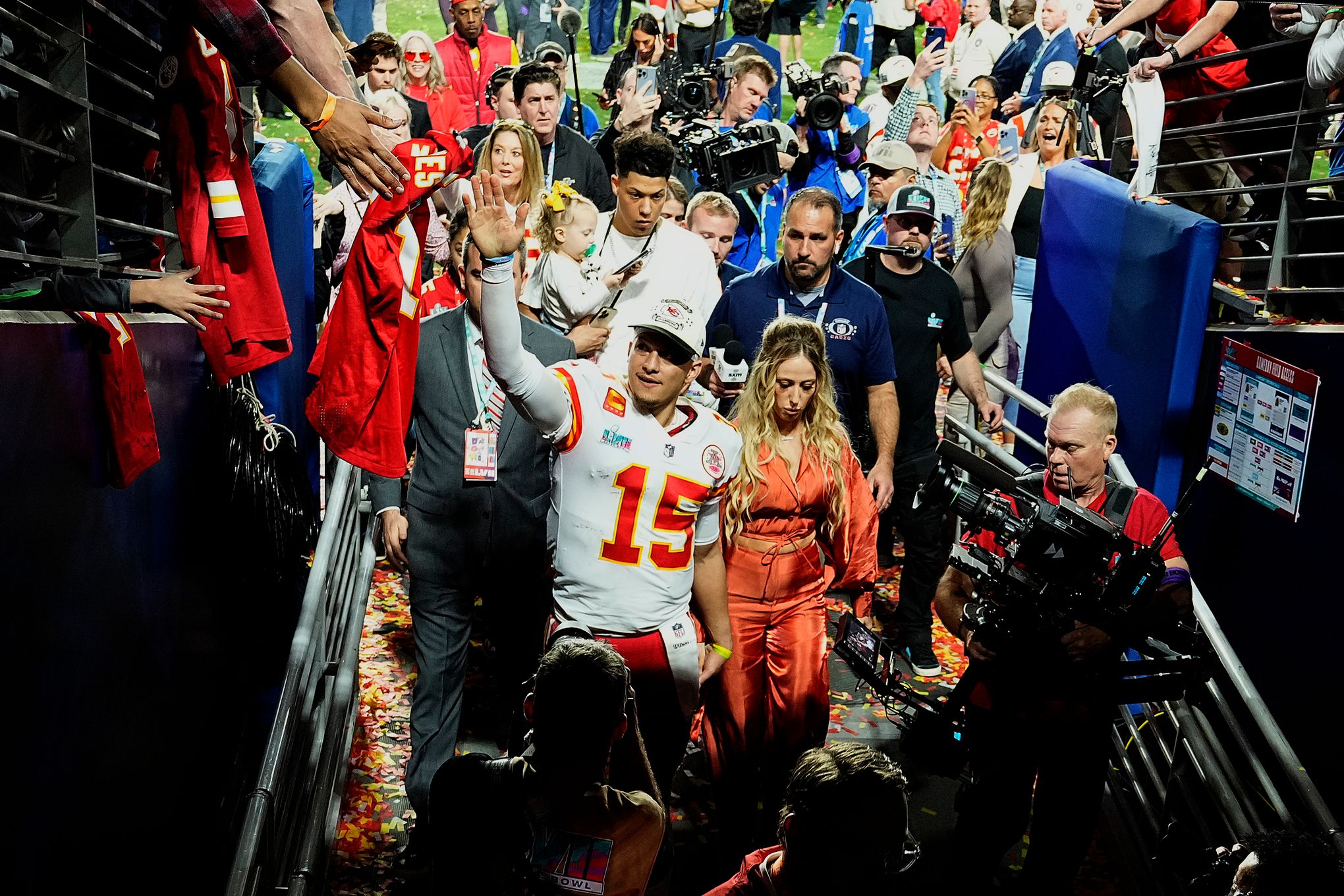 Super Bowl magic: Mahomes, Chiefs beat Eagles 38-35 - West Hawaii Today