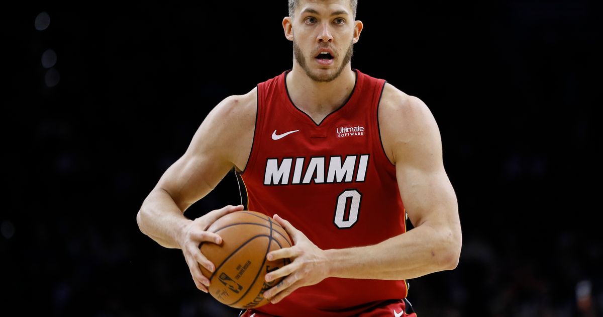 ap-source-bucks-give-meyers-leonard-chance-to-resume-career-the