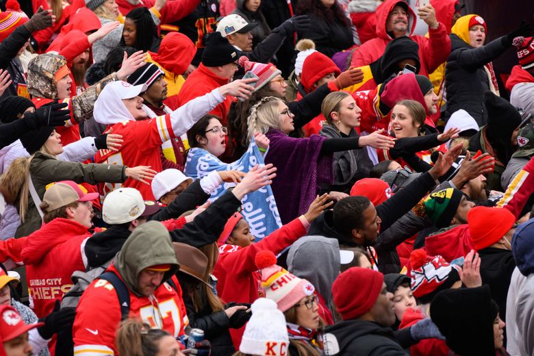 Super Bowl 2021: Kansas City Chiefs' racist “Arrowhead Chop” isn't a  tribute to people like me - Vox