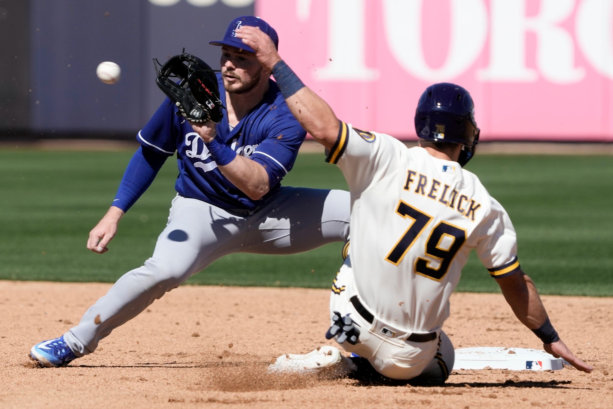 World Baseball Classic updates: New Padre Xander Bogaerts hitless