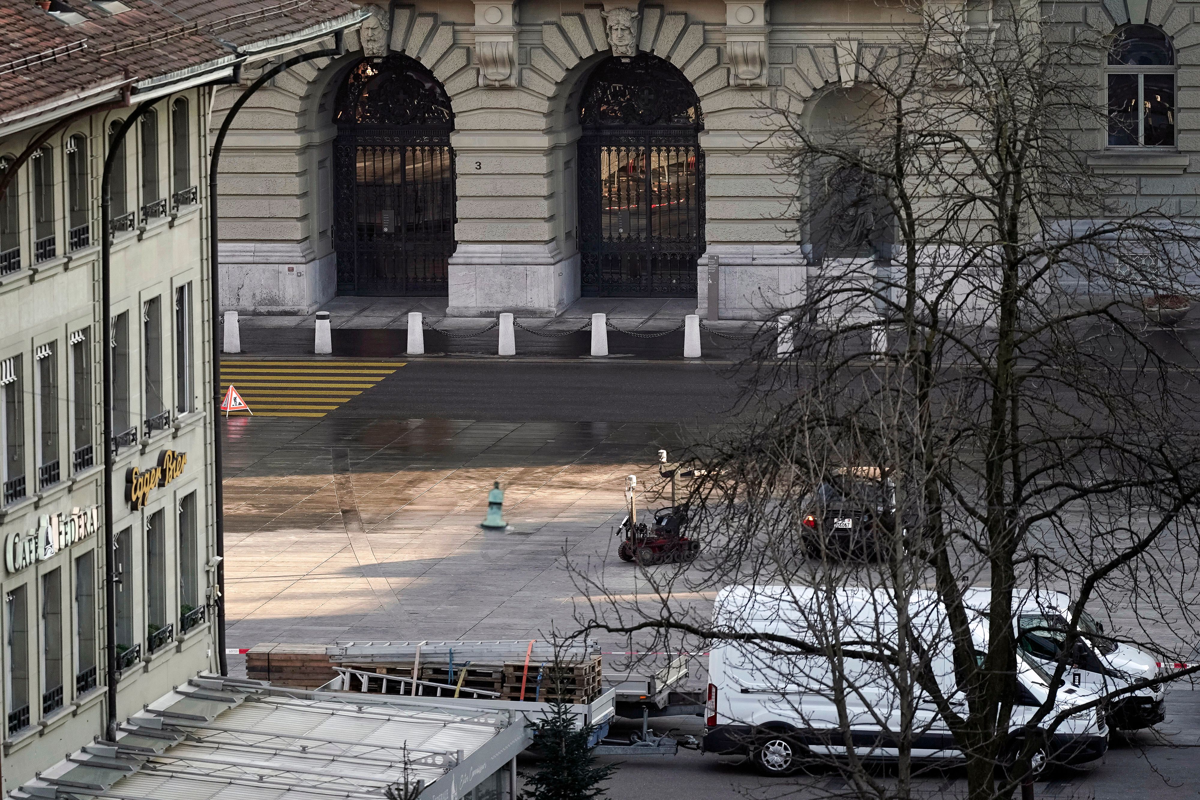 Man With Explosives Arrested Outside Swiss Parliament | The Seattle Times