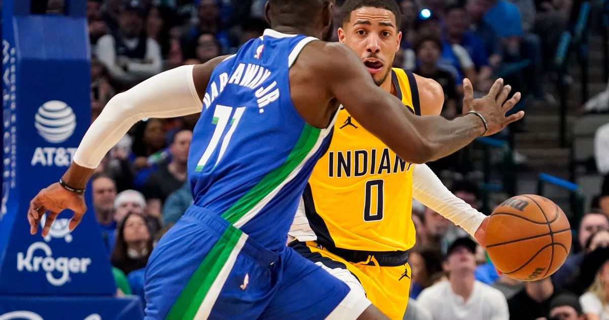 NBA: Pacers hold on for win over skidding Mavericks