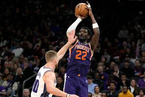 Suns top Kings 120-109 with Durant watching from bench - The San Diego  Union-Tribune