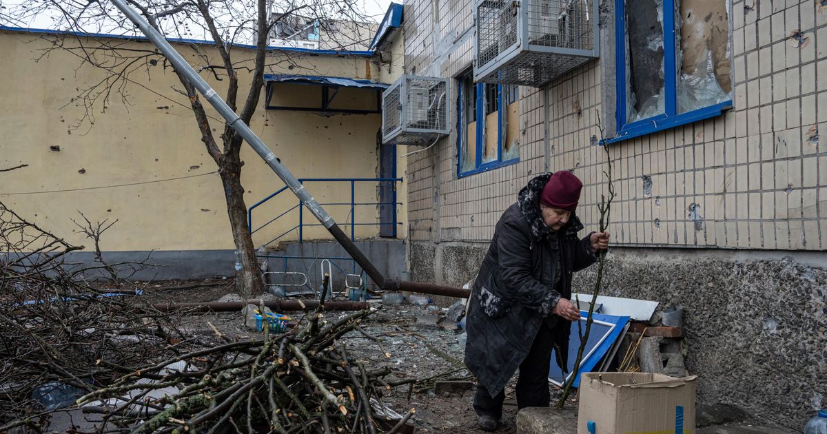 On Ukraine front, civilians cling on as troops repel Russia