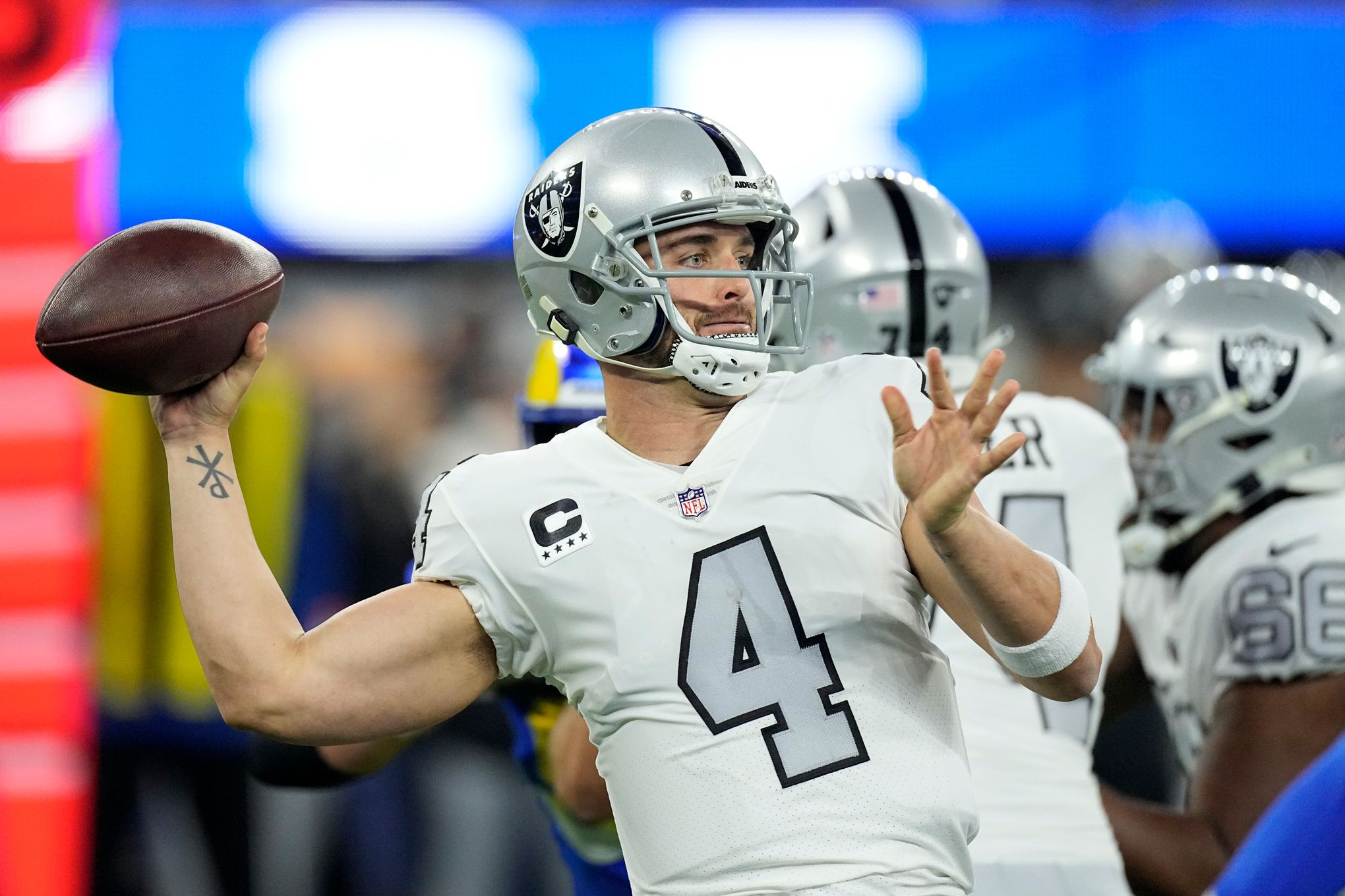 Las Vegas Raiders QB Derek Carr Tweets Las Vegas Goodbye; Washington  Commanders Trade Soon? - Sports Illustrated Washington Football News,  Analysis and More