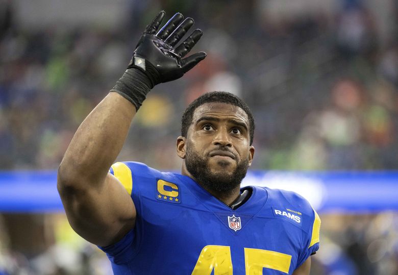 Los Angeles Rams linebacker Bobby Wagner (45) waves towards the stands during an NFL football game against the Denver Broncos, Sunday, Dec. 25, 2022, in Inglewood, Calif.  (Kyusung Gong / AP)