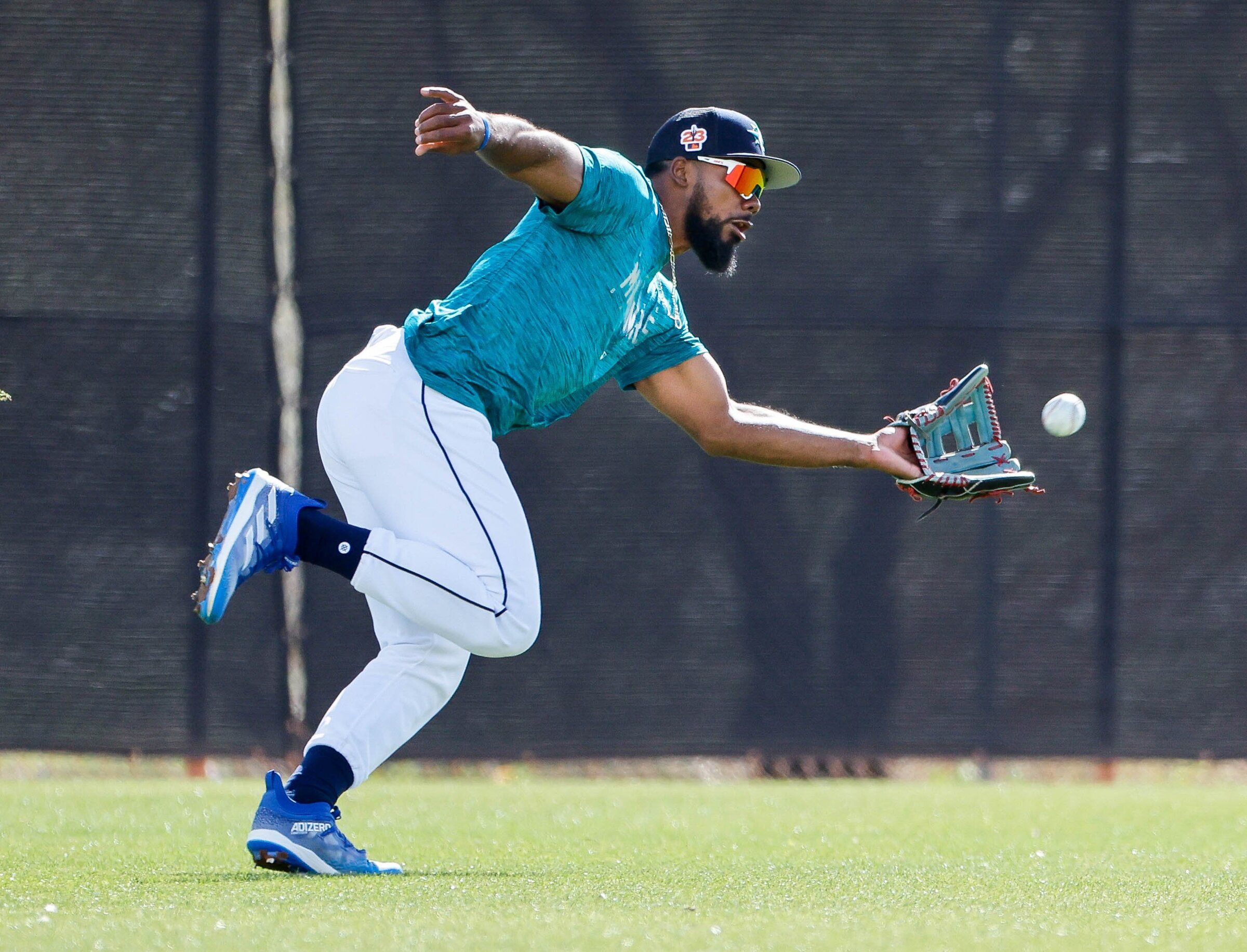 Teoscar Hernandez gains experience, if not playing time, at World