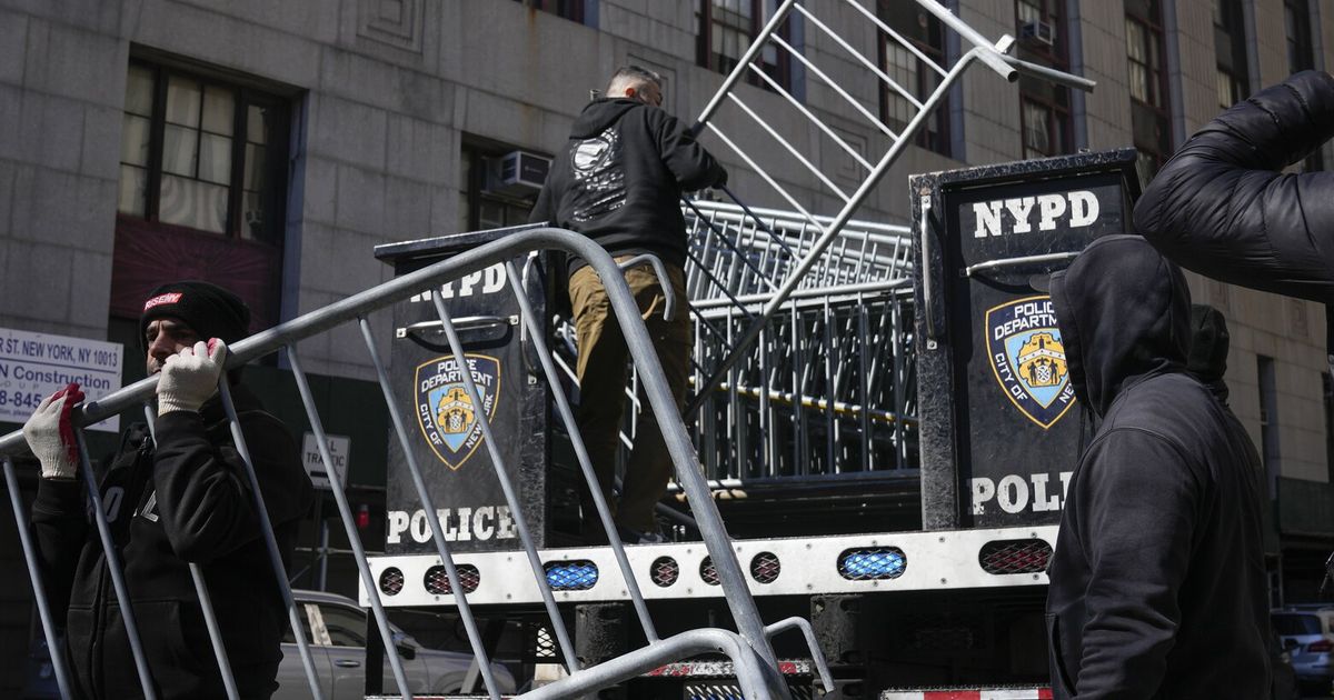 Trump waits out grand jury as New York braces for protests | The ...