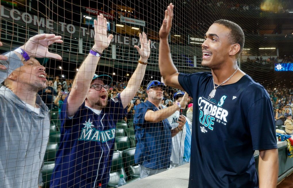 Mariners are only team not to make World Series. Does that change