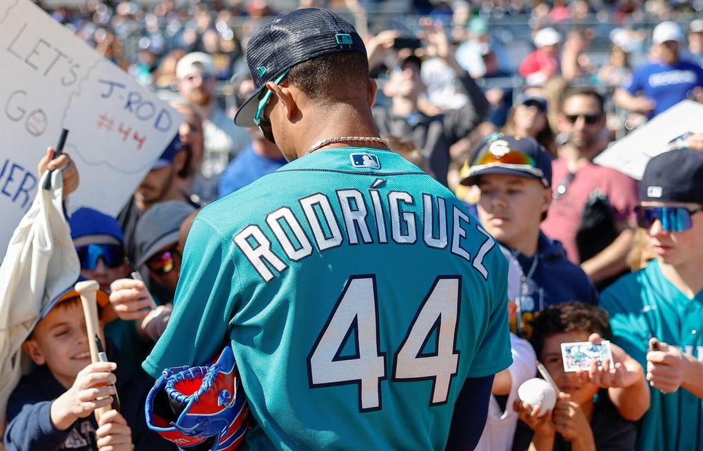 Commentary: Julio Rodriguez gives Mariners fans plenty to cheer