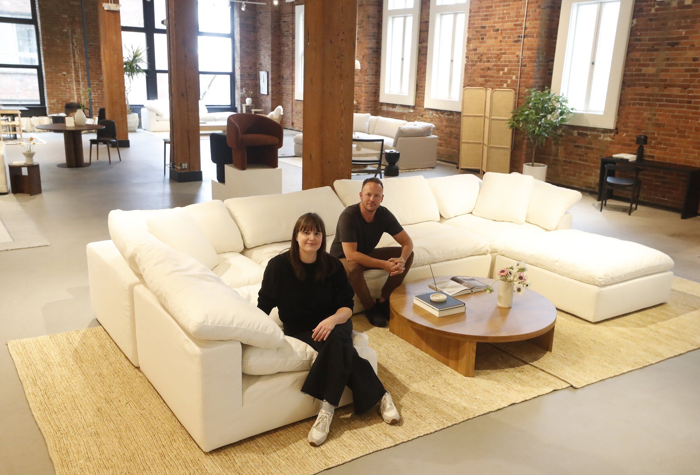FLEUR STORE SUNDAYS BEST 別注 Canadian furniture retailer Sundays opens showroom in downtown