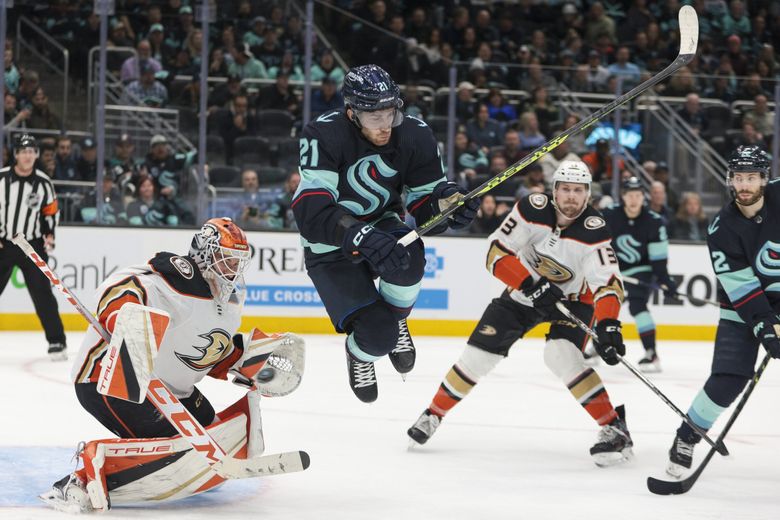 Jaden Schwartz, Matty Beniers lead Seattle Kraken to 4-1 win over Anaheim  Ducks - Washington Times