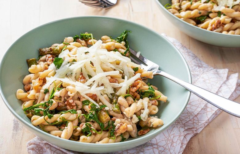 Pasta With Asparagus, Blue Cheese and Walnuts. MUST CREDIT: Photo for The Washington Post by Rey Lopez.