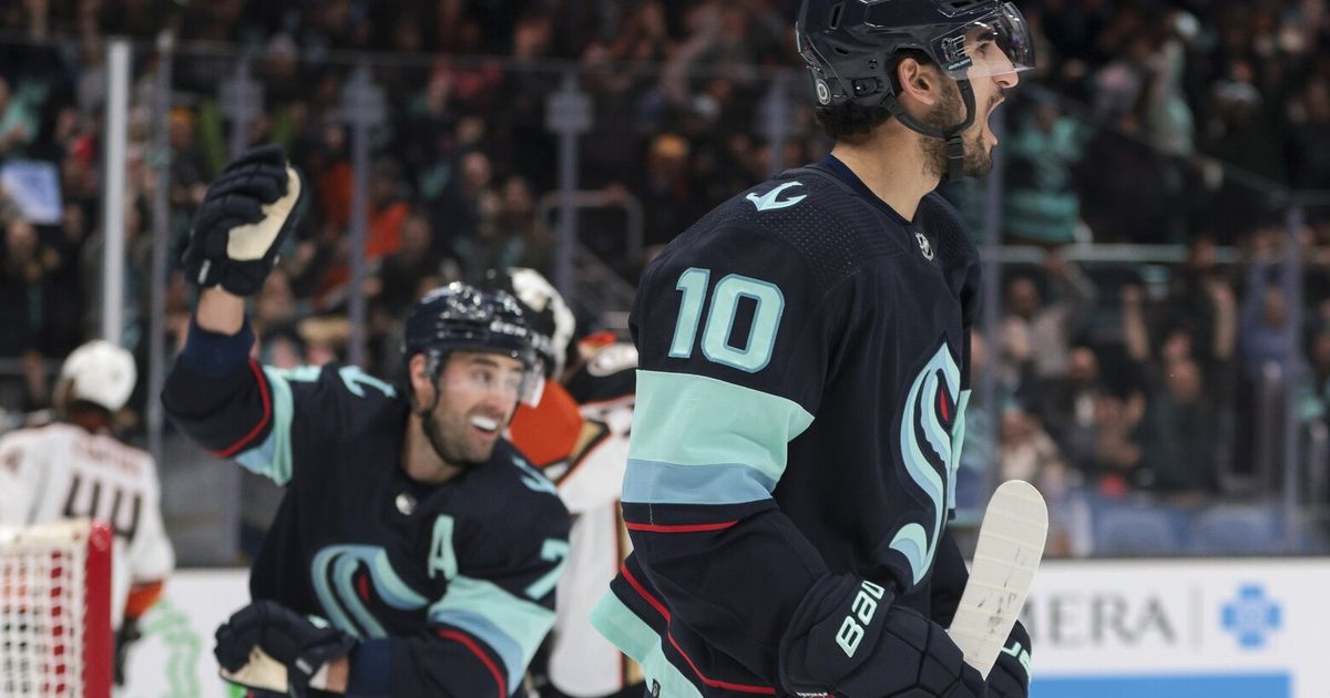 Tristan Jarry, former Canucks season ticket holder, excited for first NHL  start in hometown