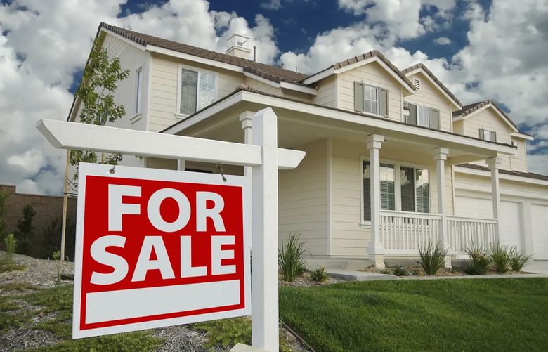 “Buy now, refinance later” isn’t good advice, says Bloomberg opinion columnist Alexis Leondis. (Dreamstime / TNS)