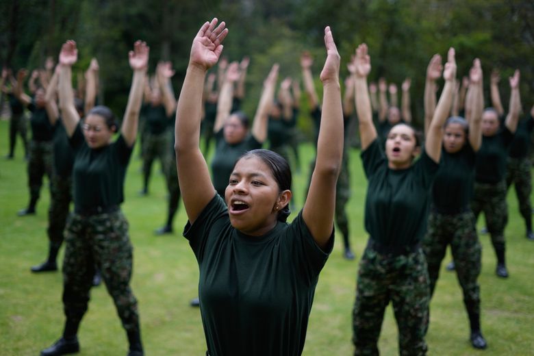 Women enlist in Colombia's army for first time in 25 years