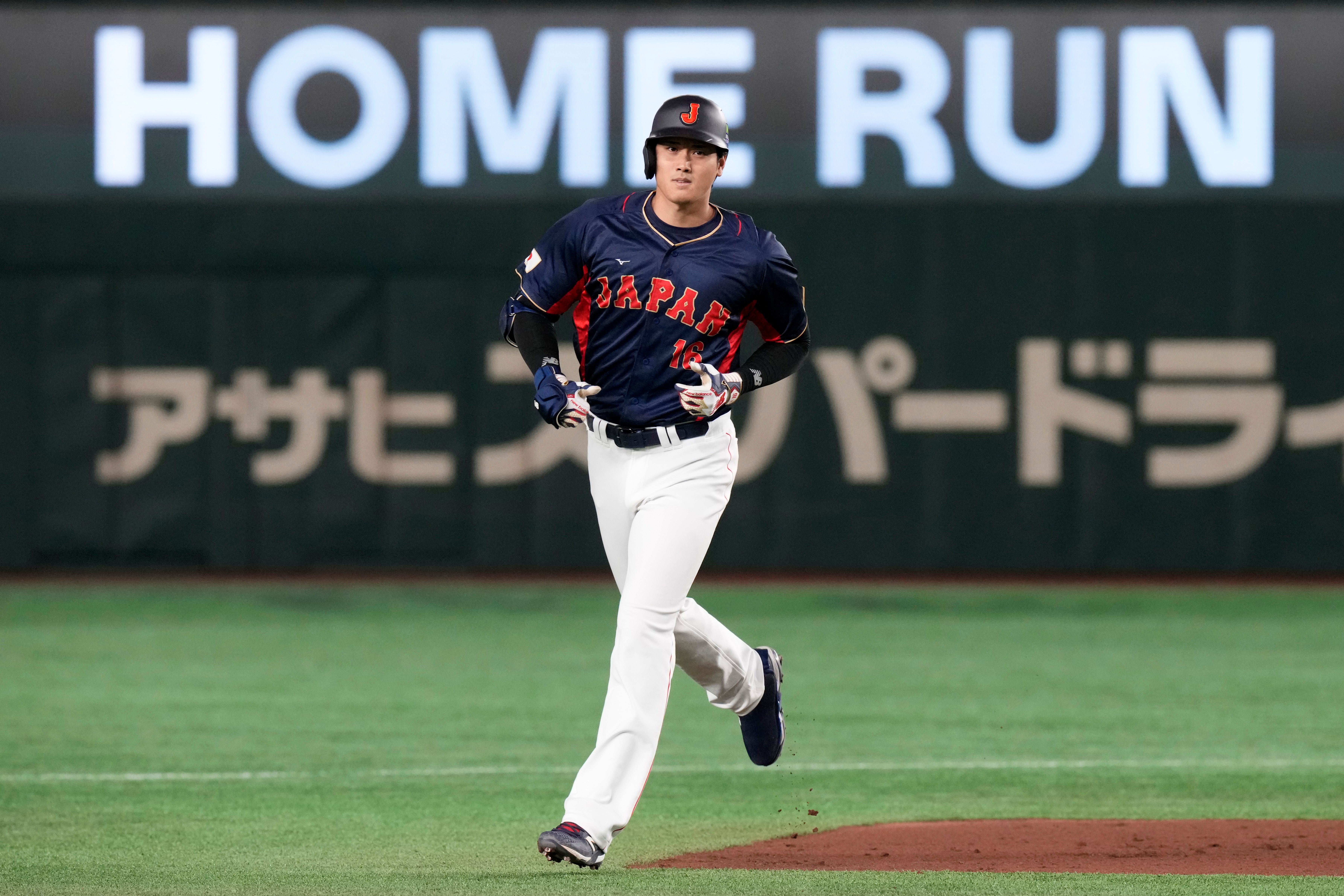 Ohtani long HR powers Japan; Italy advances at World Classic | The