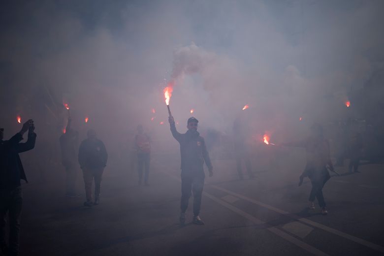 Barricades and stinking bin bags: Welcome to France, your majesty! –  POLITICO