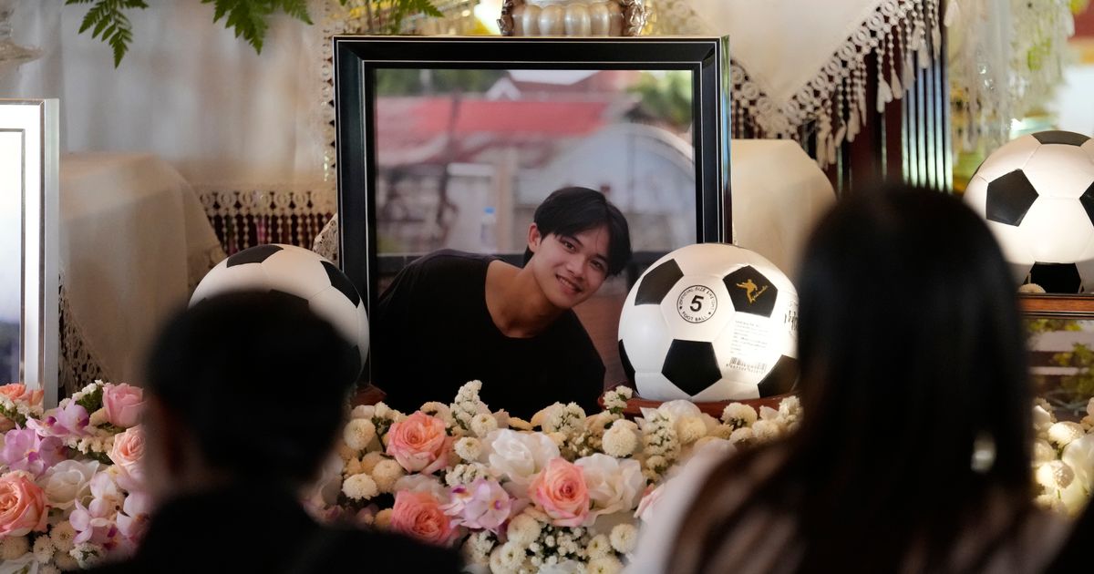 Funeral of Thai ‘cave boy’ who died in UK ends with prayers