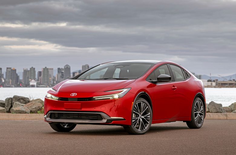2023 prius liftback dos
