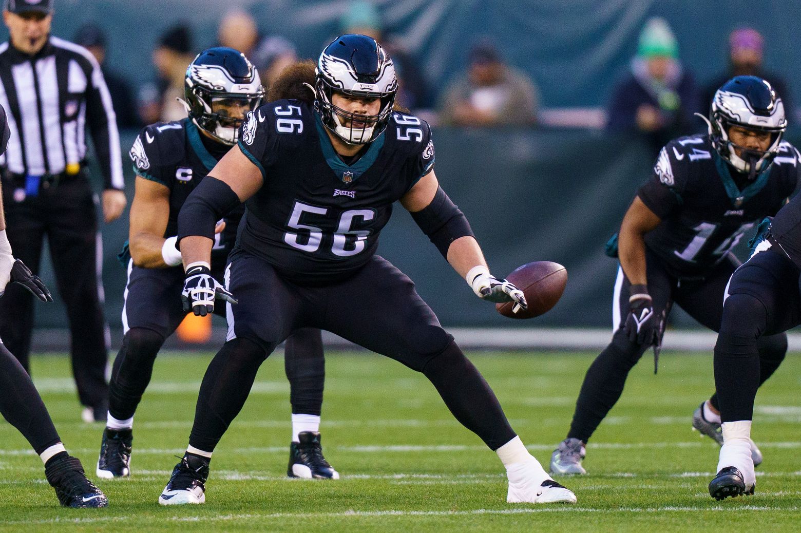 Steelers sign former Eagles guard Seumalo to 3-year deal