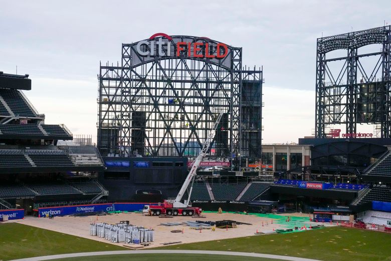 Join The New York Mets Exclusive Fan Club! It's Only $25,000