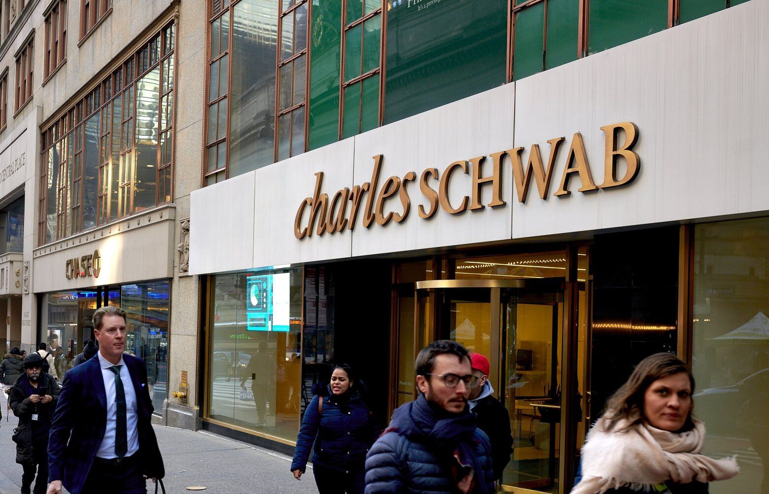 Charles Schwab Plans Job Cuts And Office Downsizing Amid Efforts To ...