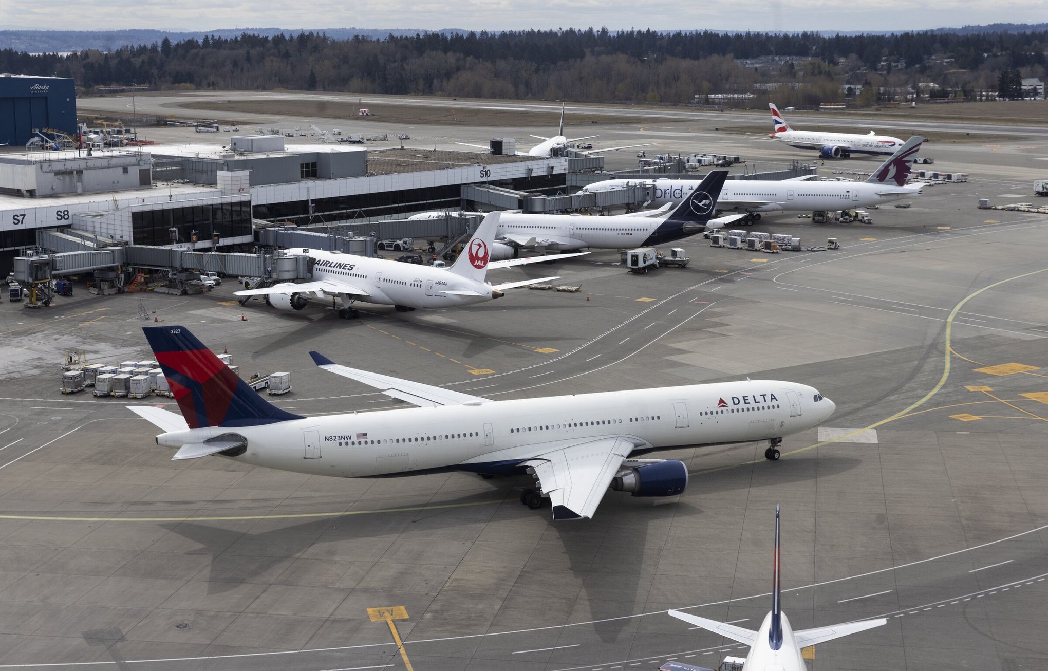 Sea-Tac Airport's new $1B international terminal too tight a squeeze for 20  big jets