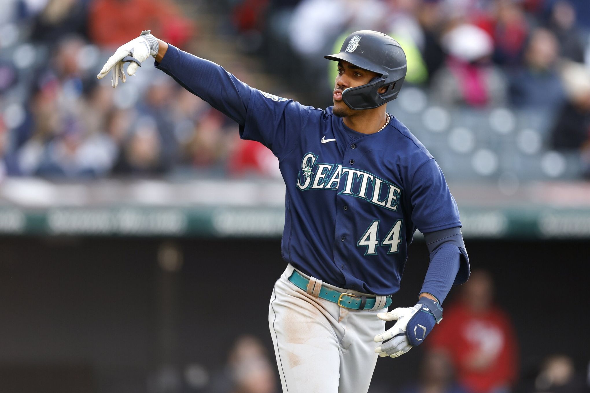 Julio Rodriguez hits 30th career homer as Mariners rally to beat