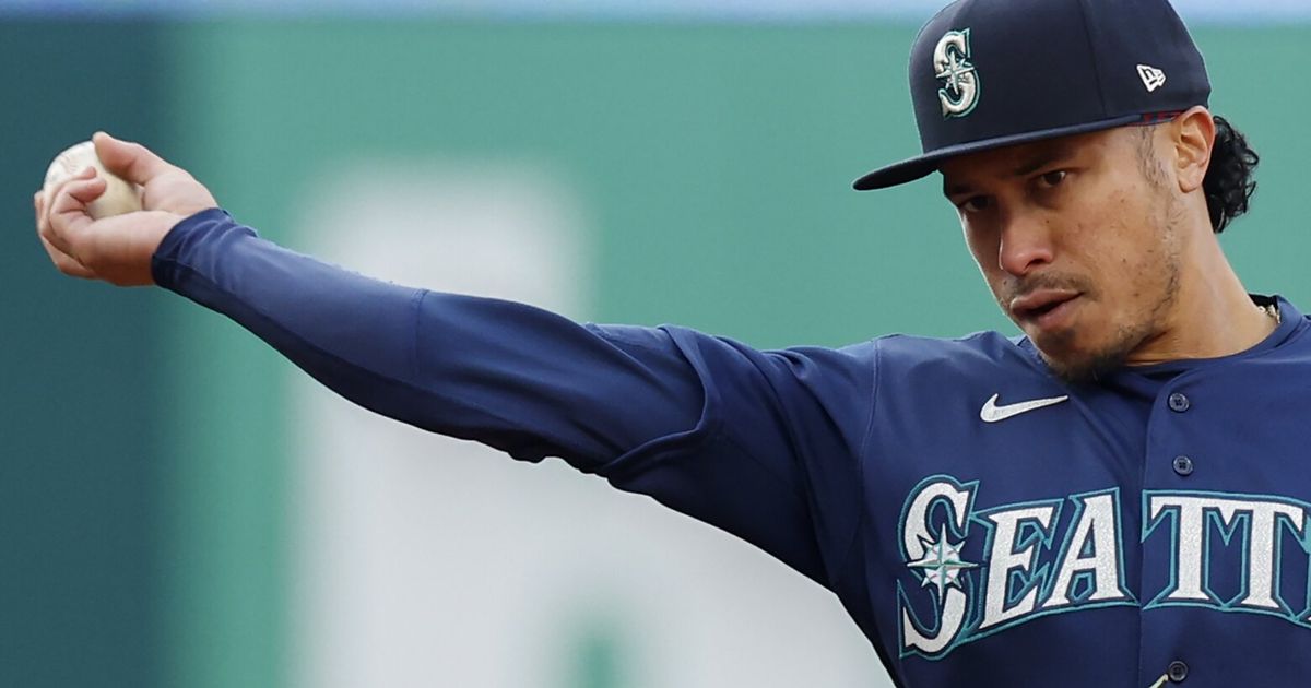Mediocre' Mariners back to familiar .500 despite Kolten Wong's late-game  heroics