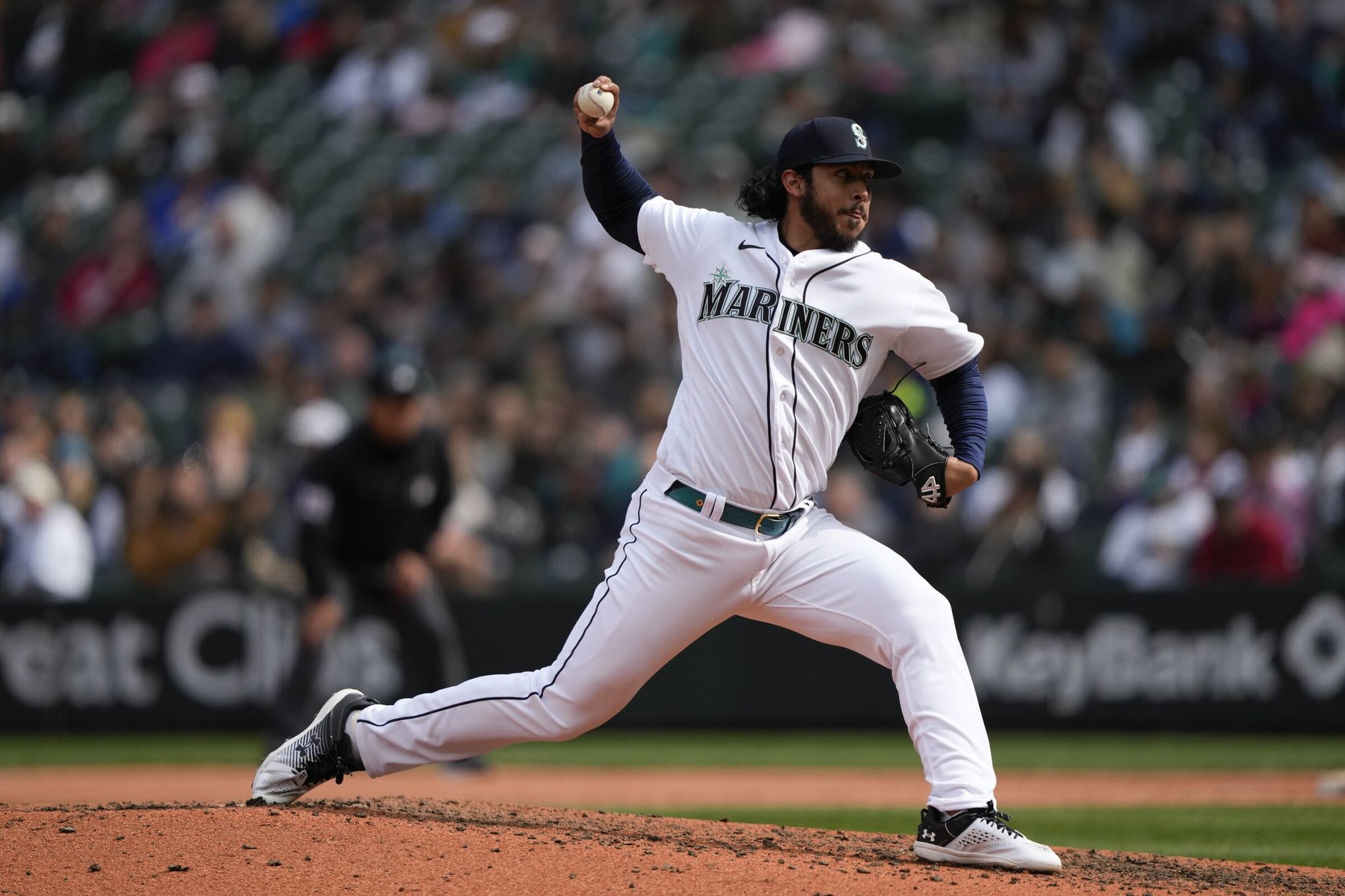 Mariners star reliever Andres Muñoz on deltoid strain: 'Nothing to worry  about