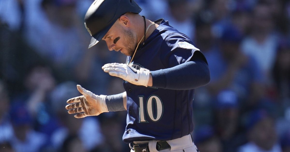 Mariners fall to Cubs in 10 innings after Jarred Kelenic's mammoth